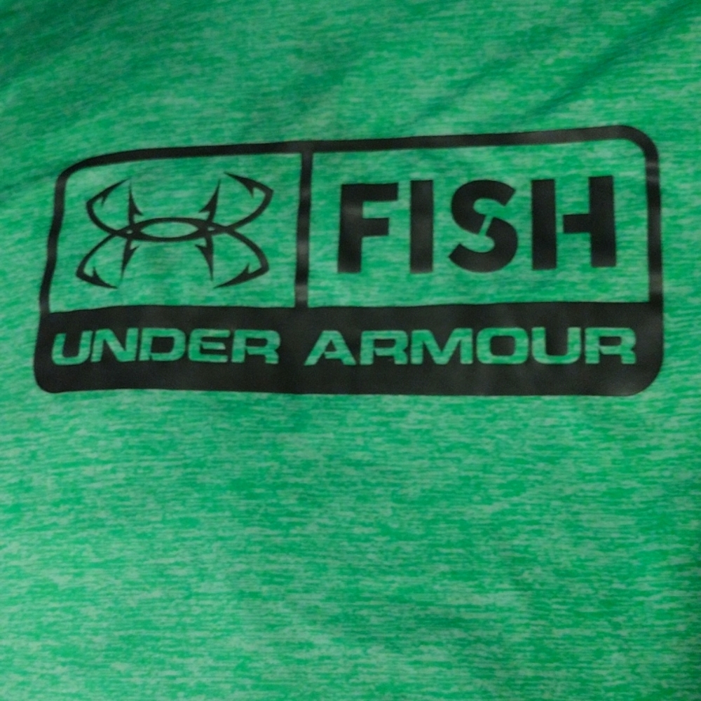 Under Armour Shirt 2XL Men's almost like New. Heat Gear. Long Sleeve. Vented.